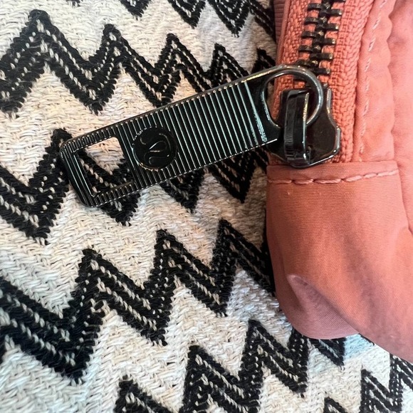 OG Copper Clay lululemon Everywhere Belt Bag - Picture 4 of 13